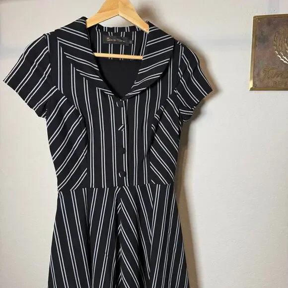 Women's Gown Town Retro Black and White Striped Fit and Flair Dress Size Small - Picture 3 of 8